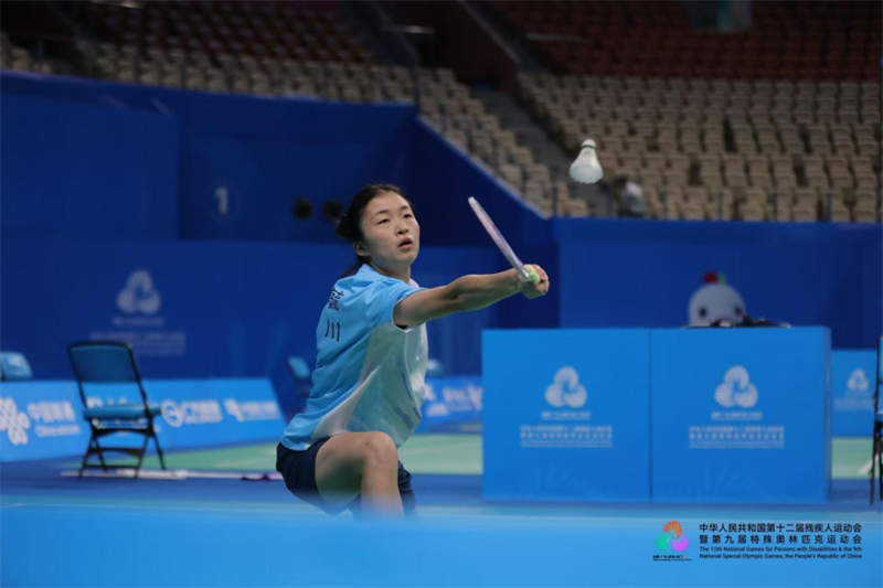 邛崃女孩站上羽毛球全国赛事领奖台