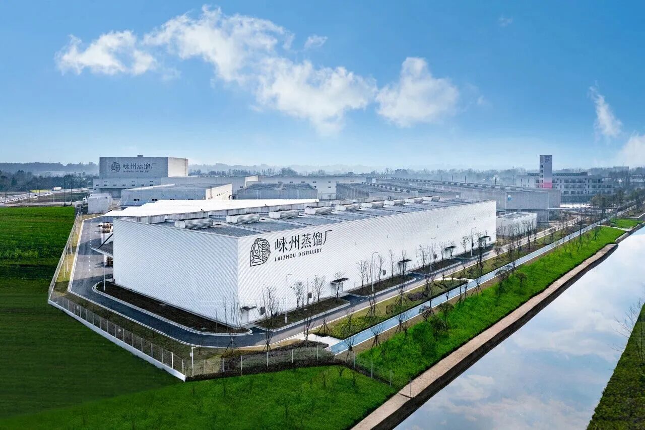 记者探“春糖”③丨走进国内最大威士忌酒厂，解锁“邛崃酿”东方威士忌